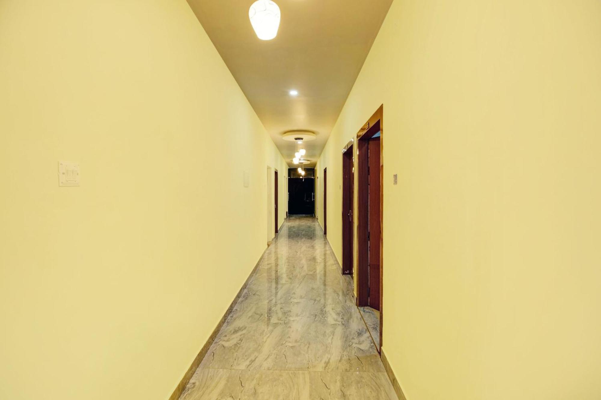 Super Hotel O Sai D-Lux Гувахати Екстериор снимка